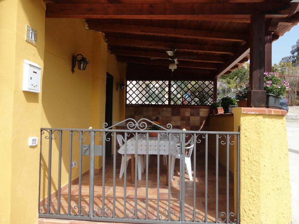 Baciati Dal Sole Apartment Porto Empedocle Phòng bức ảnh